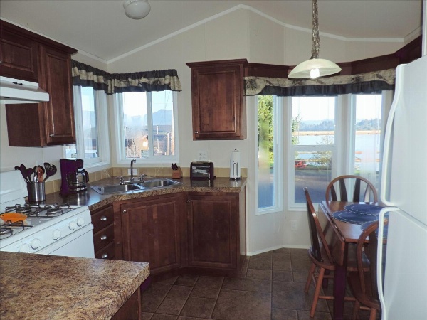 Paradise Cove RV Resort & Marina image 6